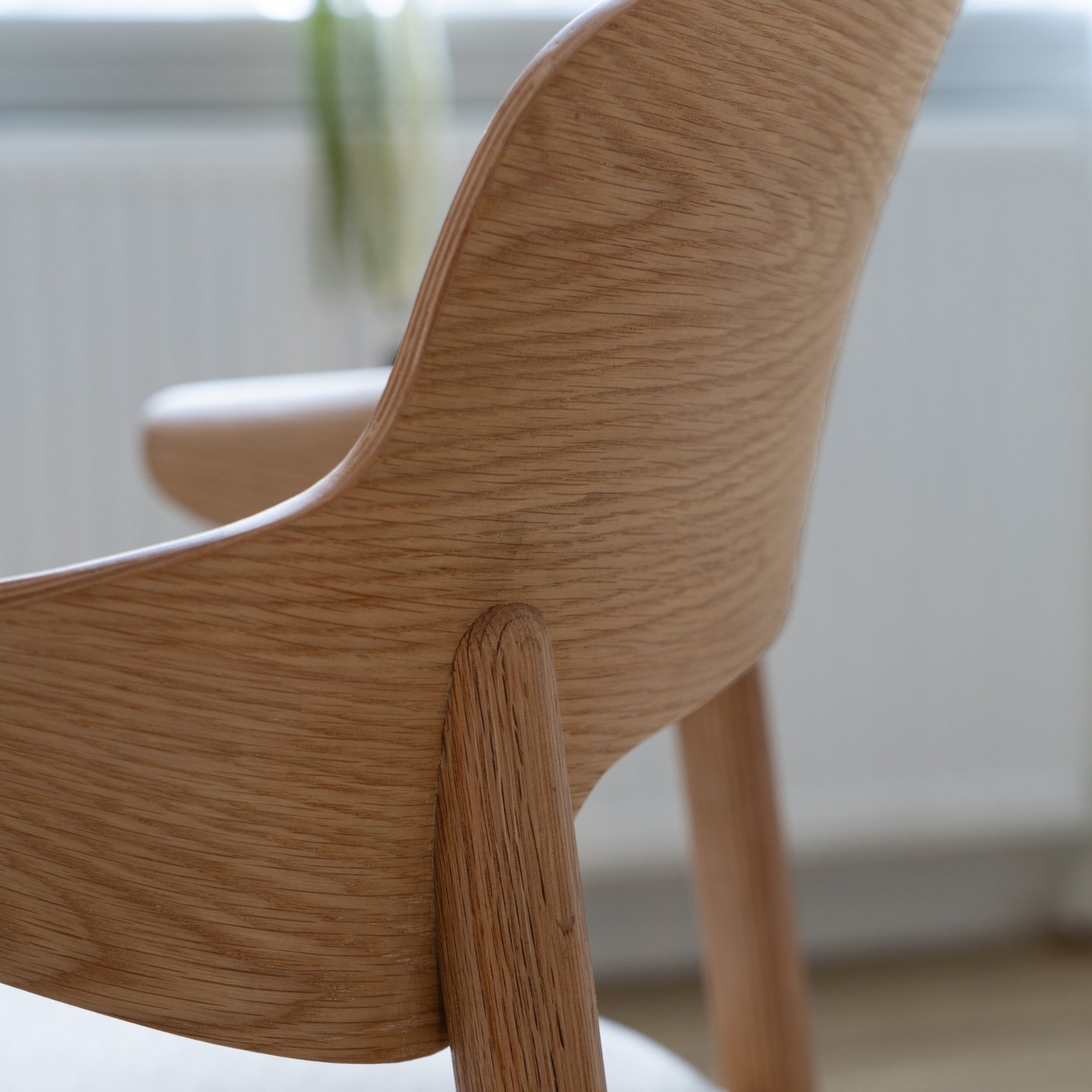 Curvy Esszimmerstuhl